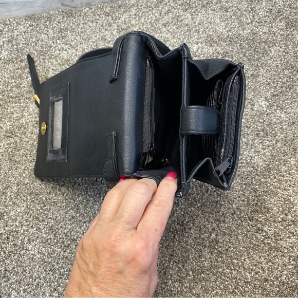 All Leather Compartmentalism Crossbody Travel Vacation Shoulder Bag - Picture 7 of 12